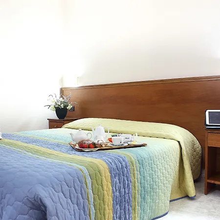Pausania Hotel 3*