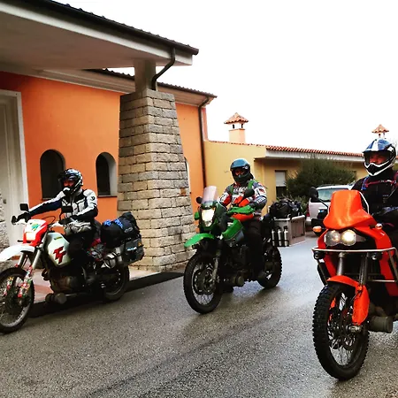 保萨尼亚酒店 3*