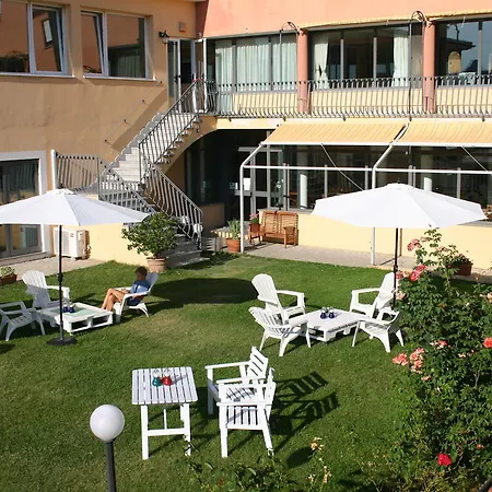 Pausania Hotel 3*